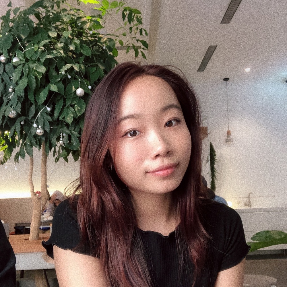 Meet your Posher, Claire